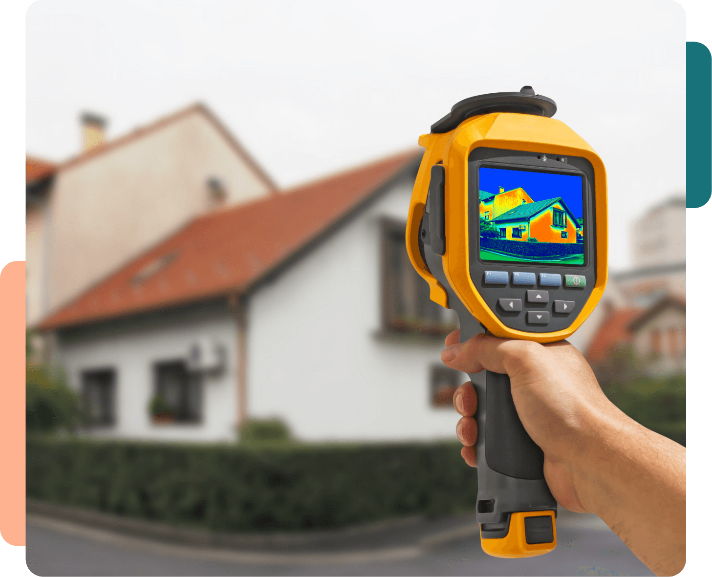 Caméra thermique analysant une maison