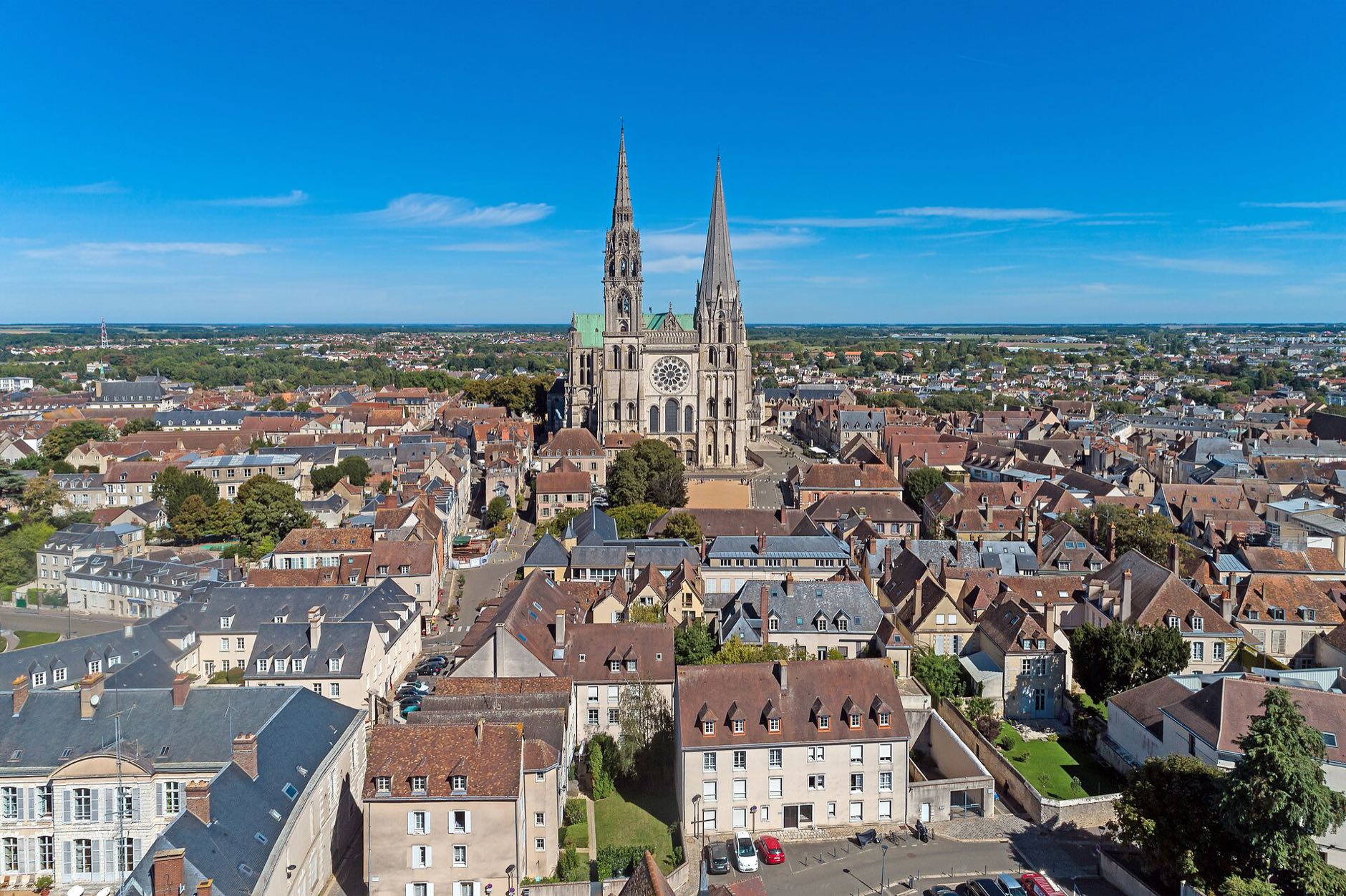 Toits et maisons du centre ancien de Chartres autour de la cathédrale